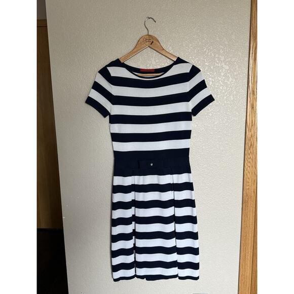 CH Carolina Herrera Striped Stretch Knit Fit And Flare Dress Small Navy White - Picture 1 of 5
